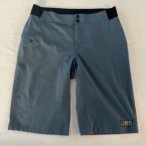 Yeti Shorts Men’s Large Rustler Cycling Shorts EUC